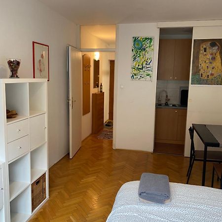 Tessa Studio In The City Center Apartment Ljubljana Ngoại thất bức ảnh